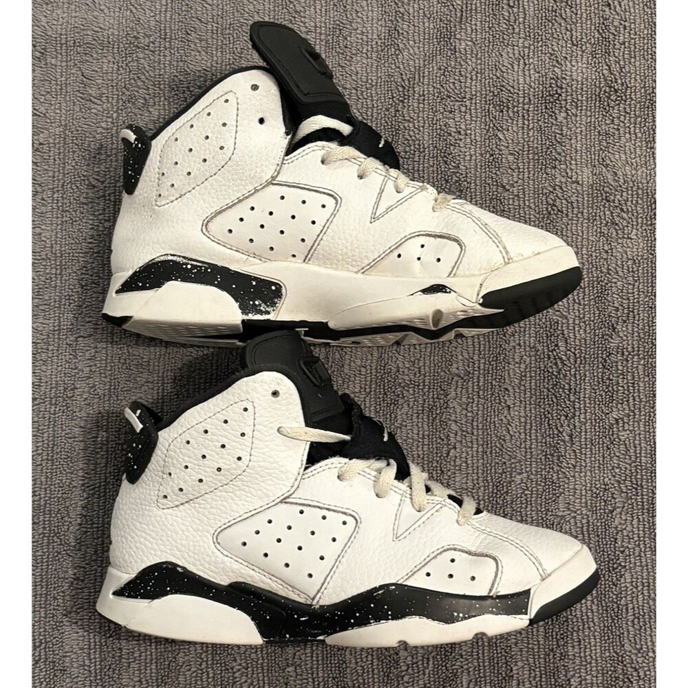 Nike Air Jordan 6 Retro Reverse Oreo Kids Size 1Y DV3605-112